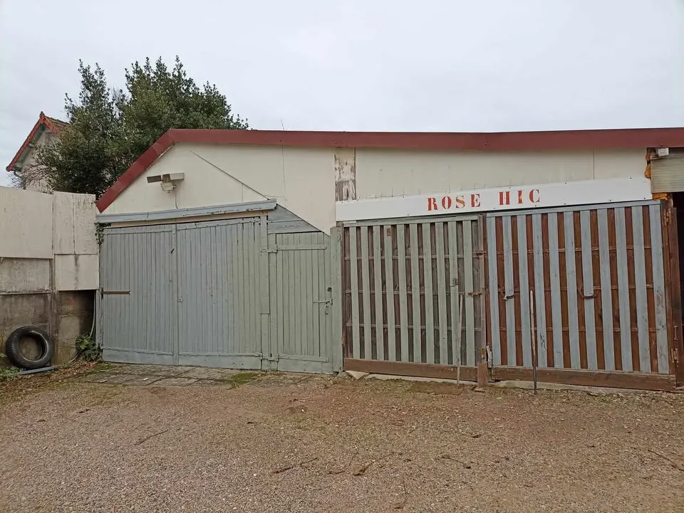 Belle propriété avec piscine chauffée à Coulanges-les-Nevers 