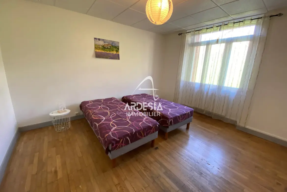 Appartement Spacieux Type 5 à St Avre - Vente 