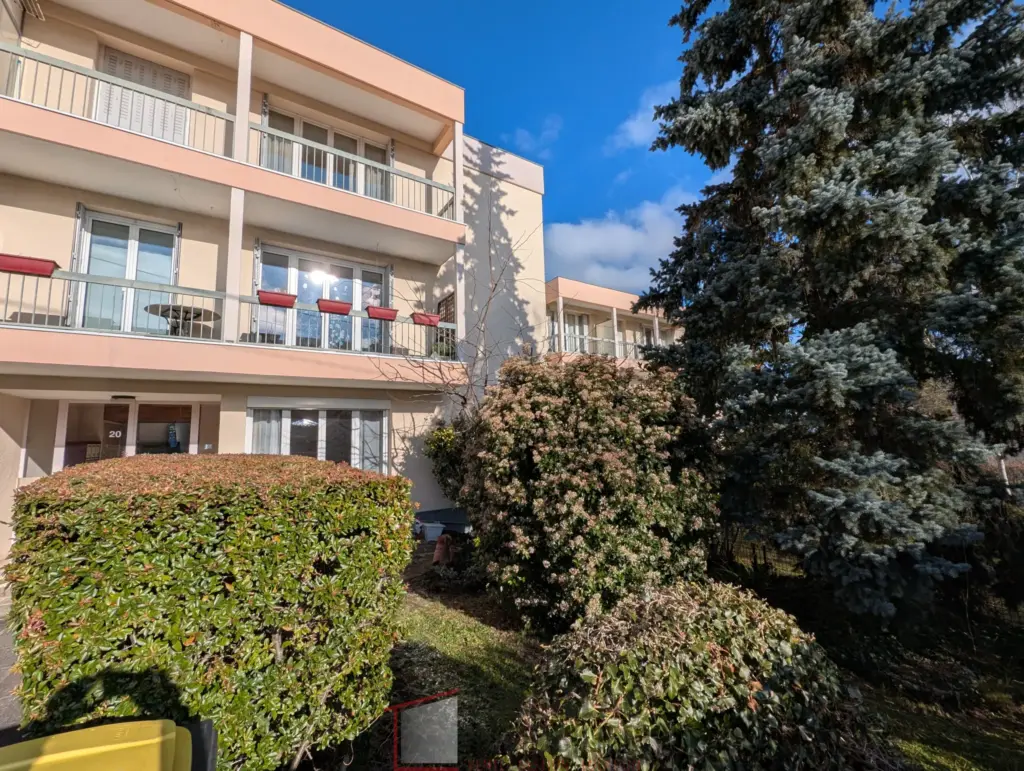 Appartement T3 en rez-de-jardin à Ceyrat avec jardinet