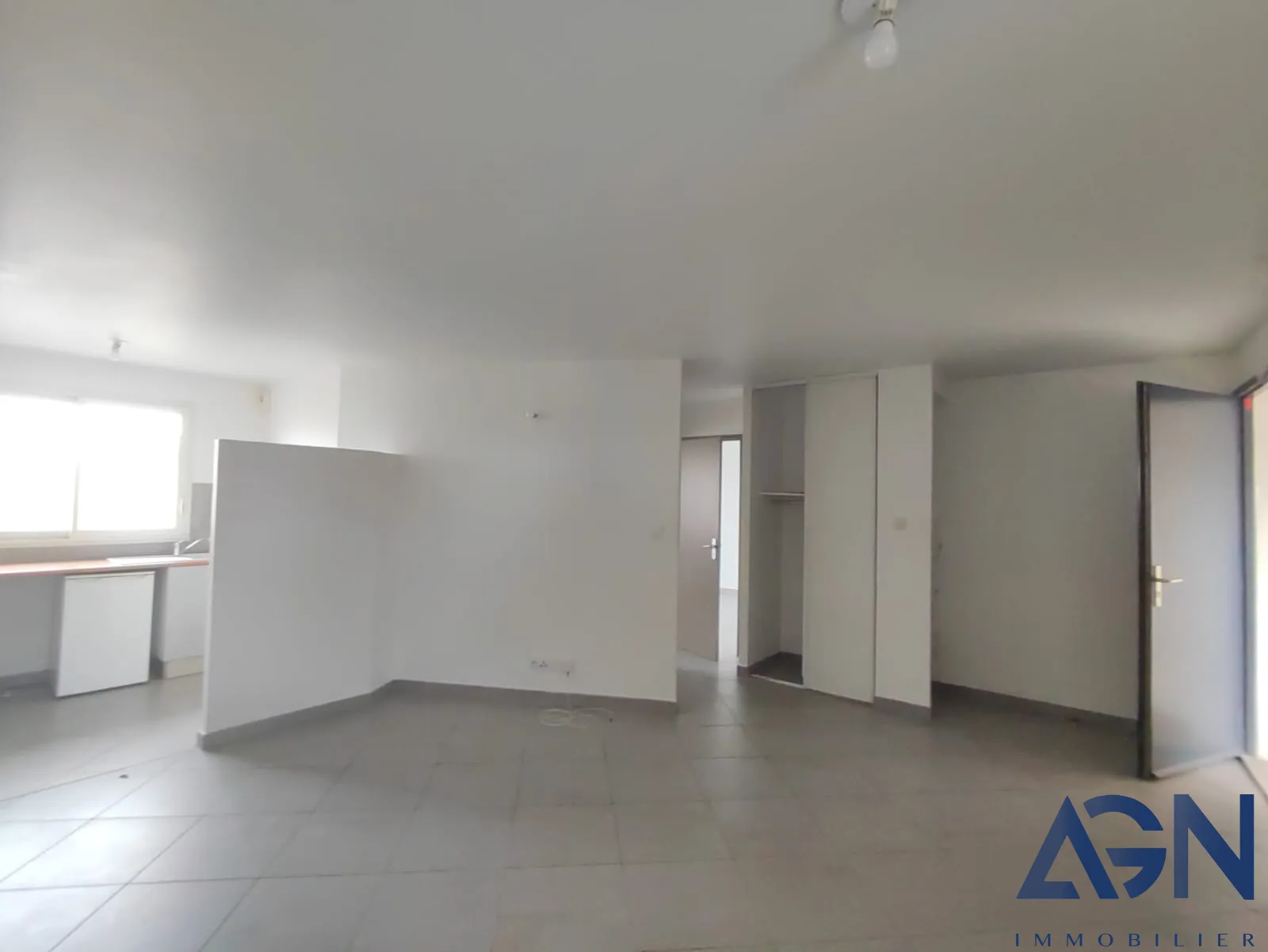 À vendre : Appartement 2 pièces de 47,08 m² avec parking et terrasse à Agde 