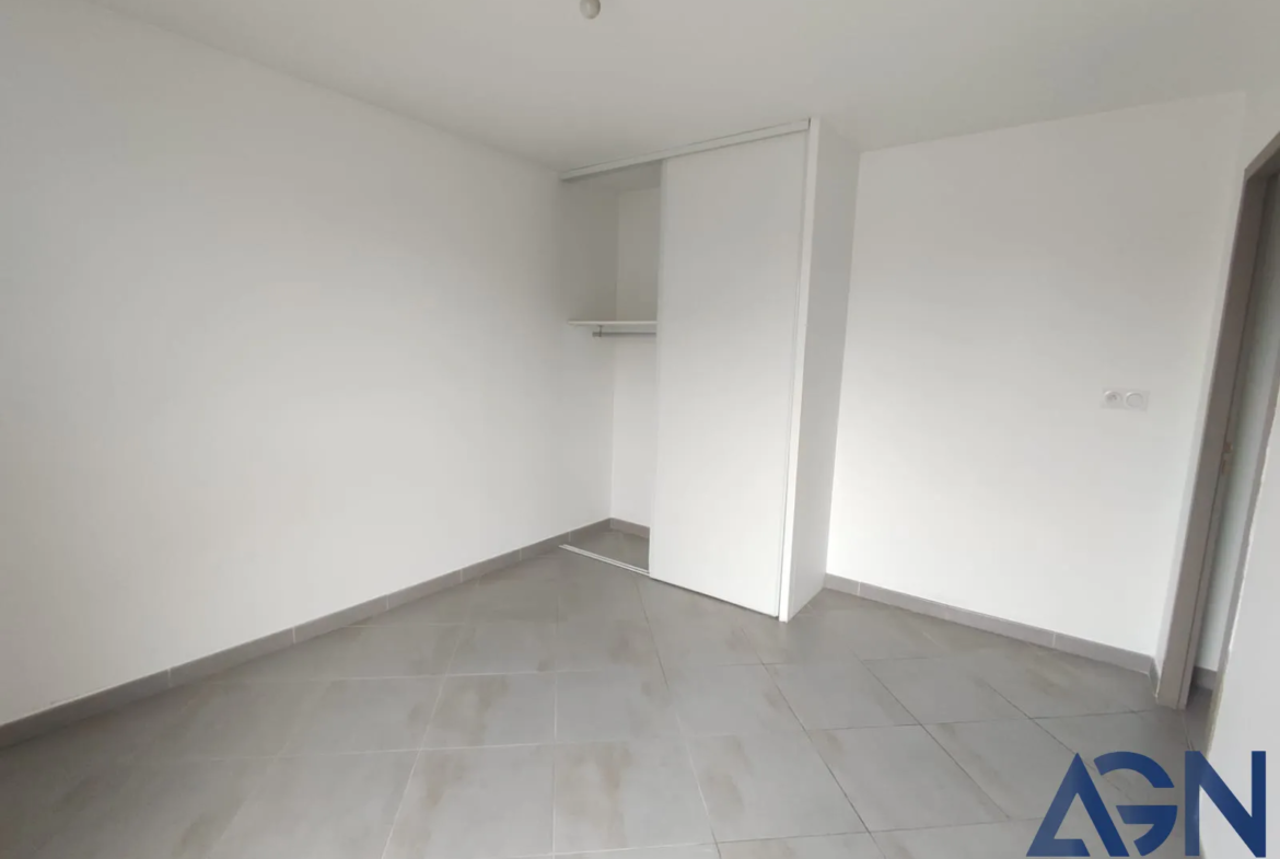 À vendre : Appartement 2 pièces de 47,08 m² avec parking et terrasse à Agde 