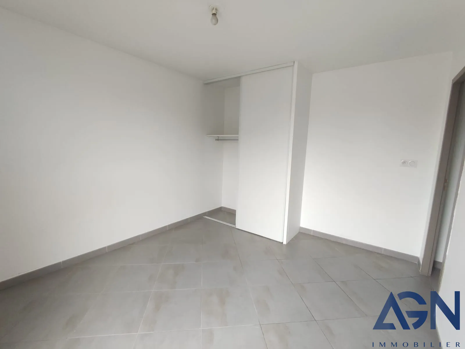 À vendre : Appartement 2 pièces de 47,08 m² avec parking et terrasse à Agde 