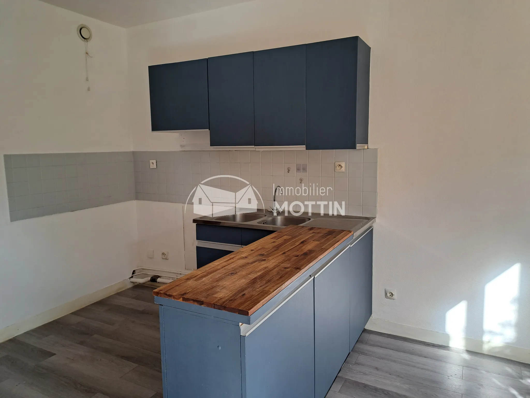 Appartement F2 avec Terrasse à Vitry-sur-Seine à Vendre 