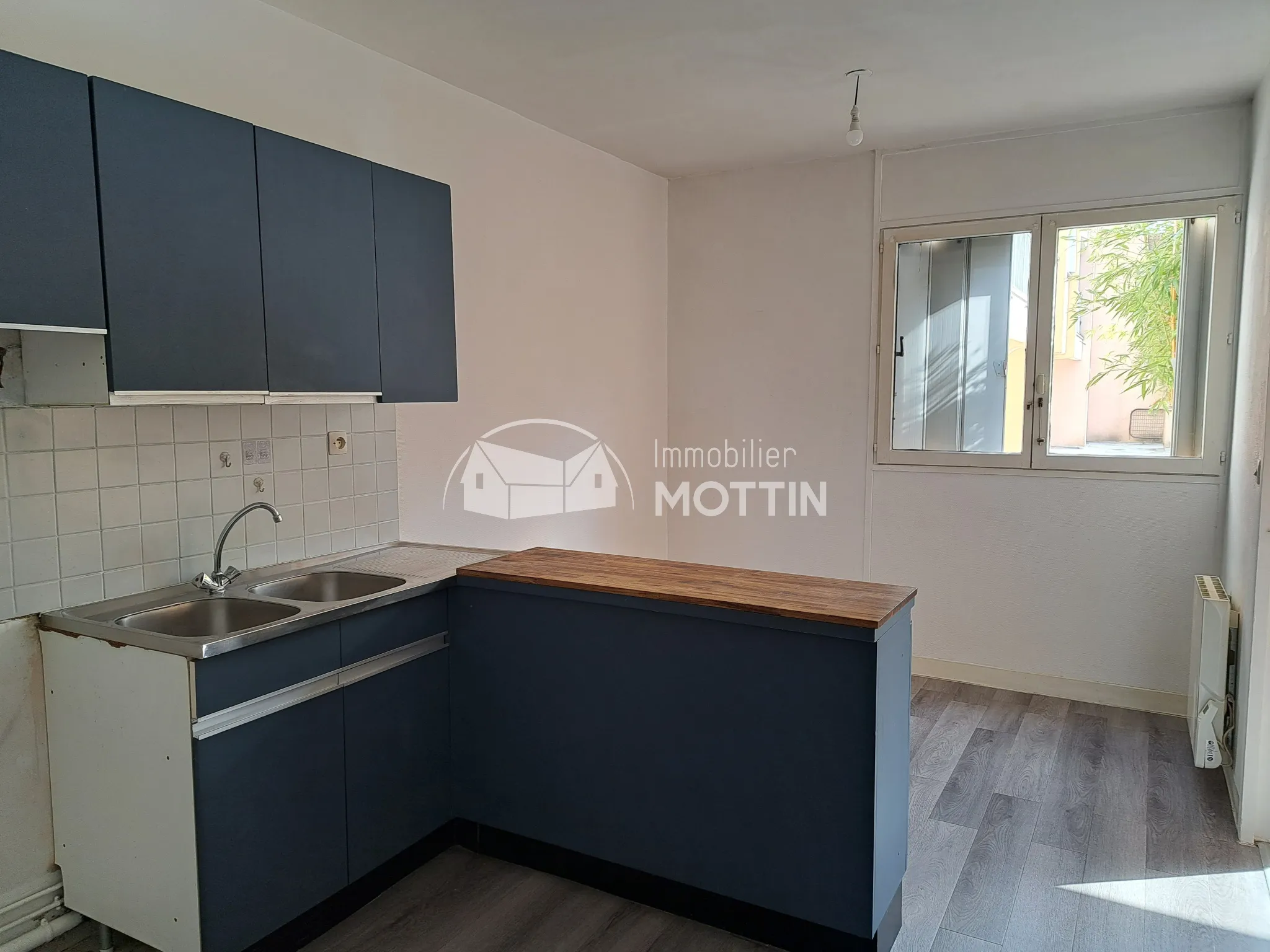 Appartement F2 avec Terrasse à Vitry-sur-Seine à Vendre 