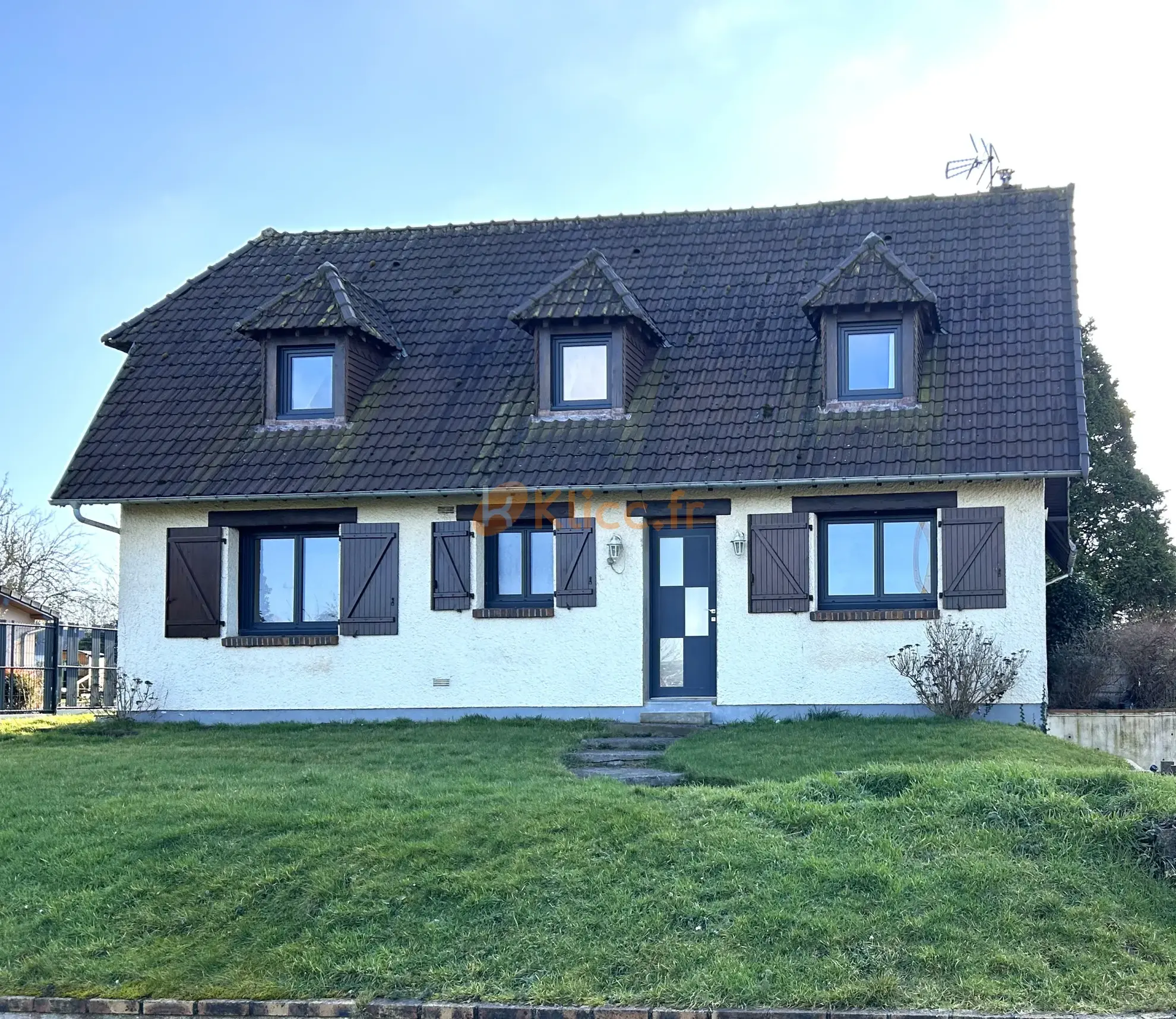 Maison familiale à Offranville avec 4 chambres et sous-sol complet 