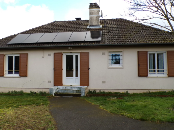 Maison de plain-pied à vendre à Bessais-le-Fromental