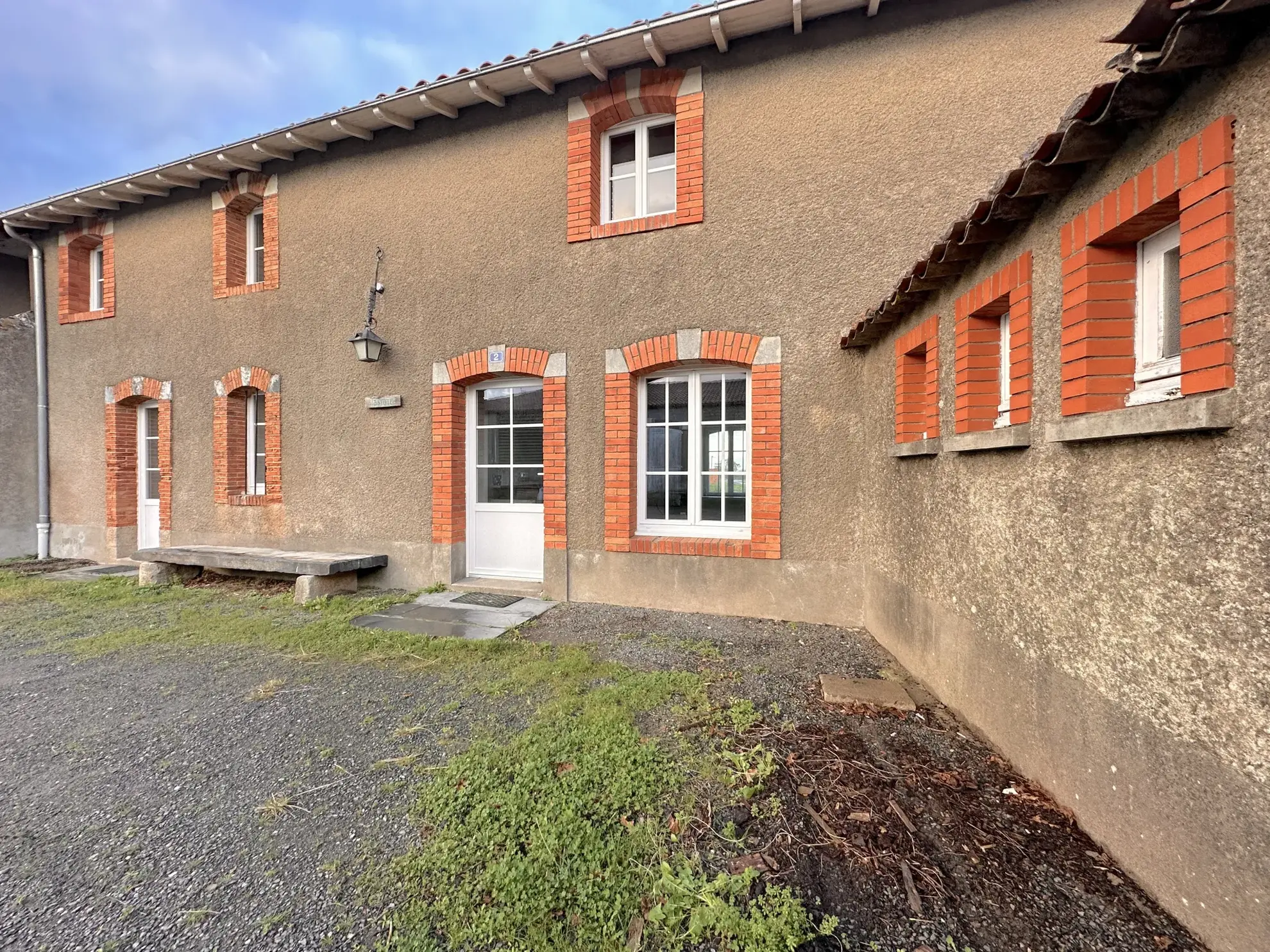 Maison à vendre à La Chapelle Heulin - 2 chambres et jardin 