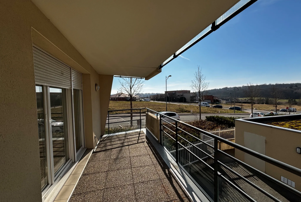 Bel appartement T3 avec terrasse et garage à Montbeliard 