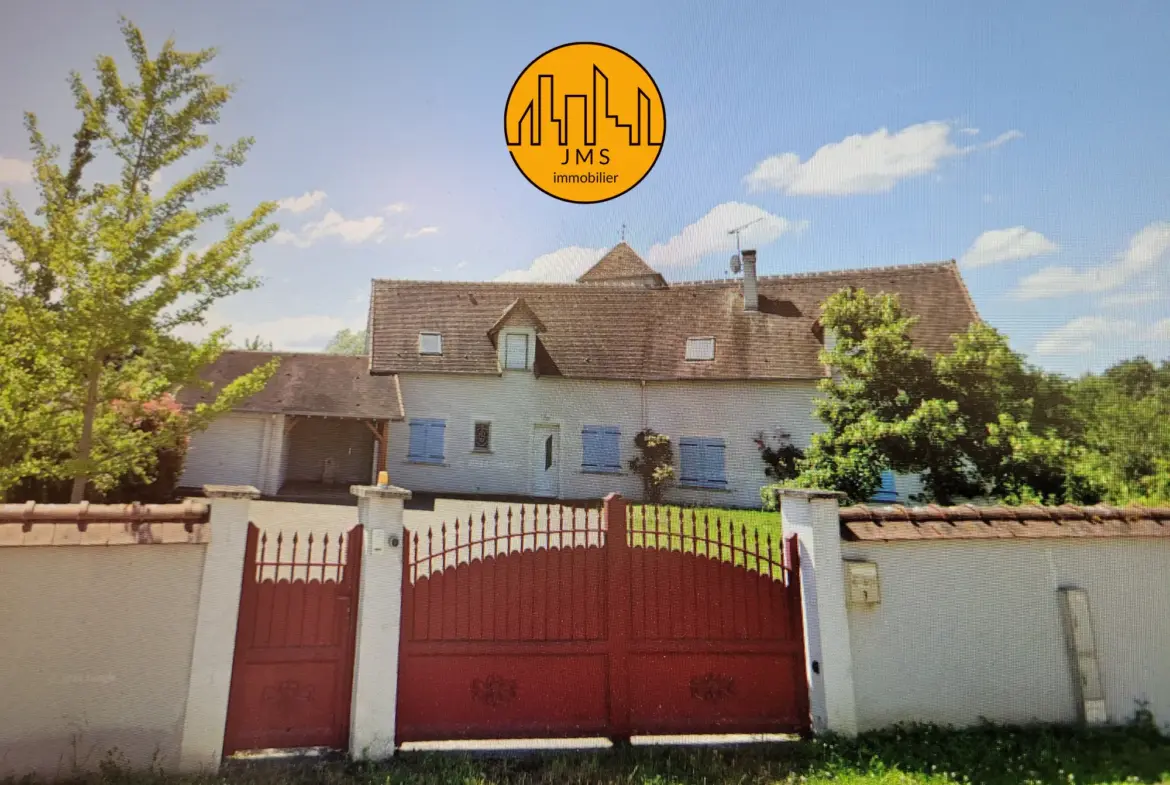 Maison exceptionnelle à vendre à Lurcy-Lévis 