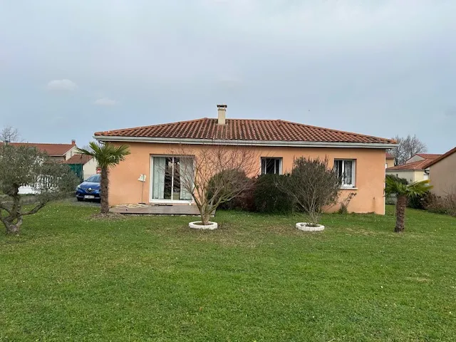 Maison de plain-pied avec 2 chambres à vendre à Rabastens de Bigorre 