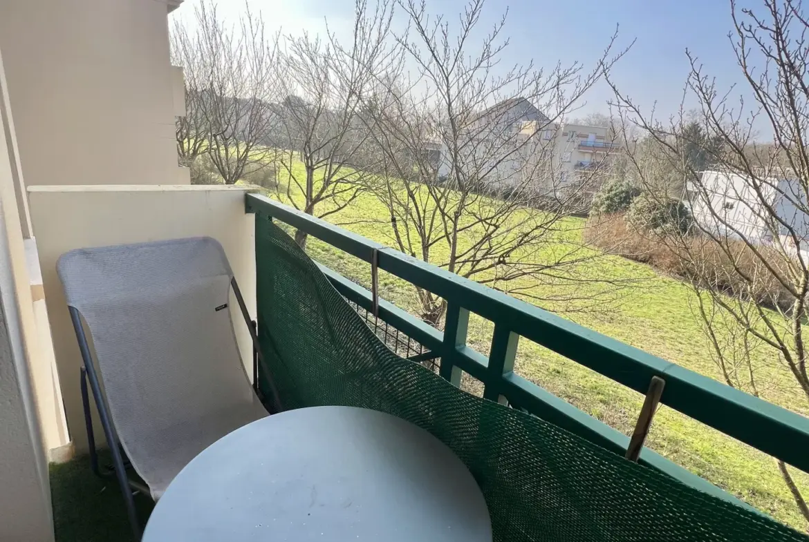 Appartement T2 à Verneuil sur Seine avec vue sur la coulée verte 