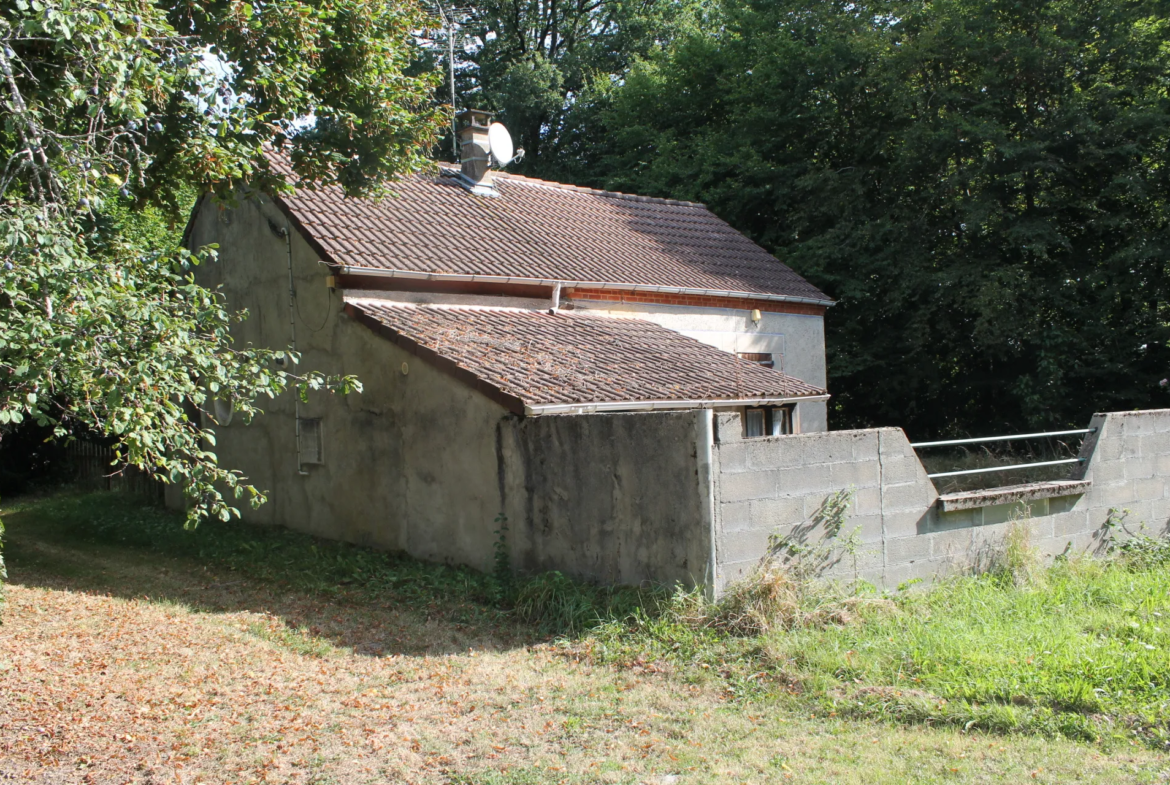 Maison à vendre à Saint-Saturnin avec 1709 m² de terrain 