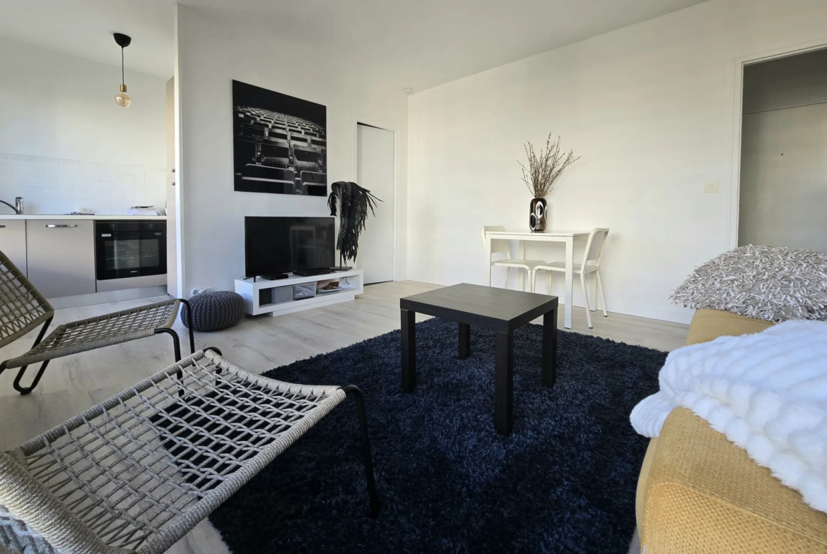 Studio lumineux de 30 m² avec parking et cave à vendre à Lambersart 