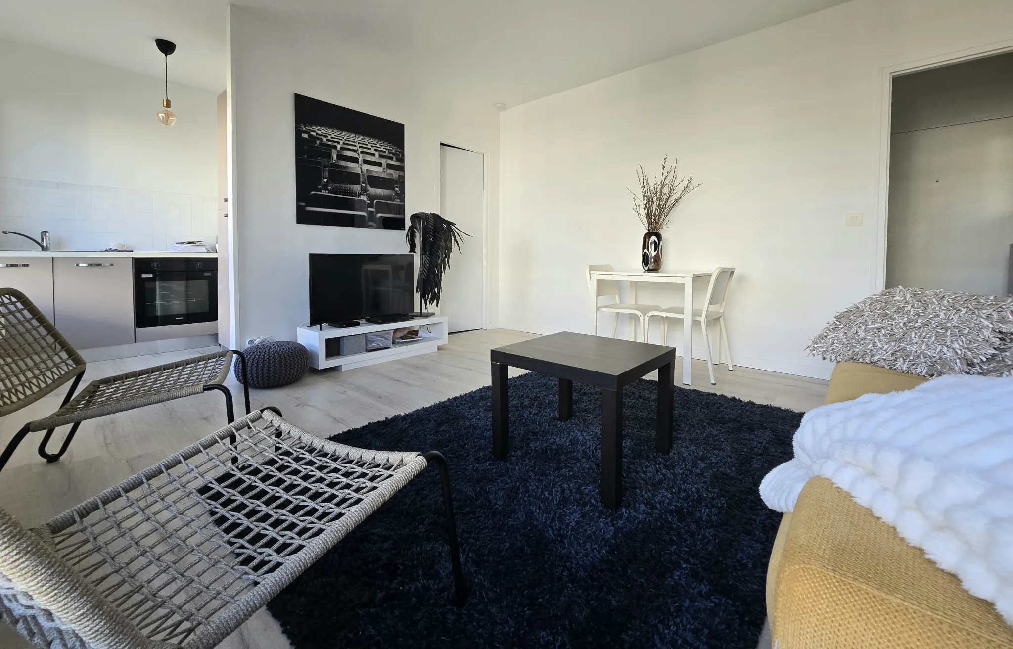 Studio lumineux de 30 m² avec parking et cave à vendre à Lambersart 