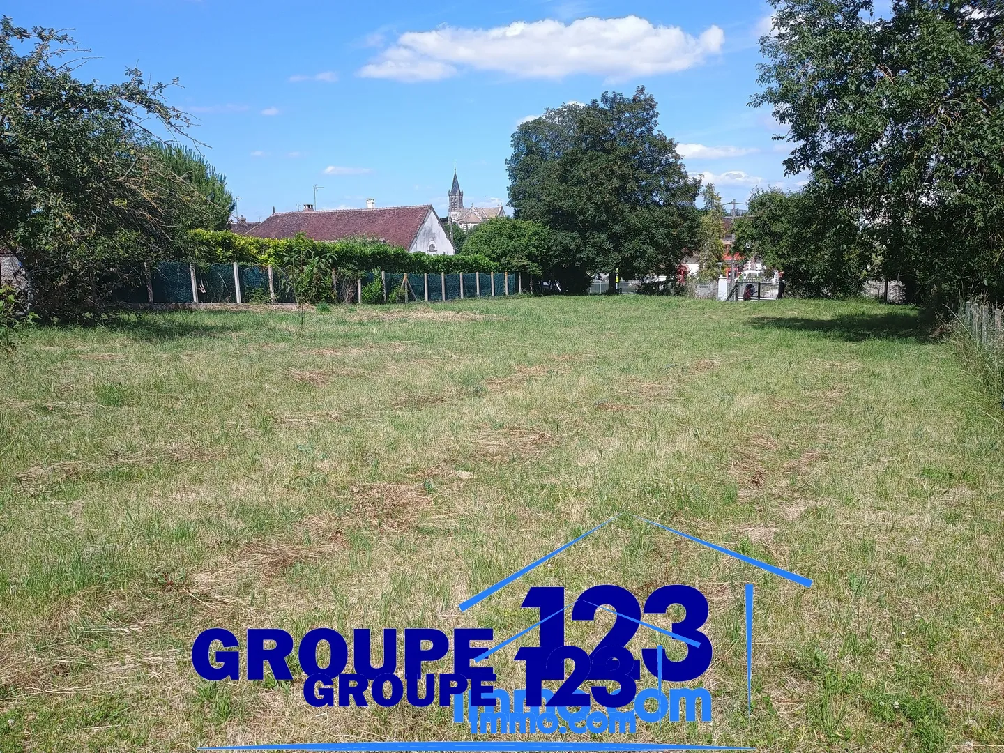 Terrain constructible à vendre à Aillant-Sur-Tholon 