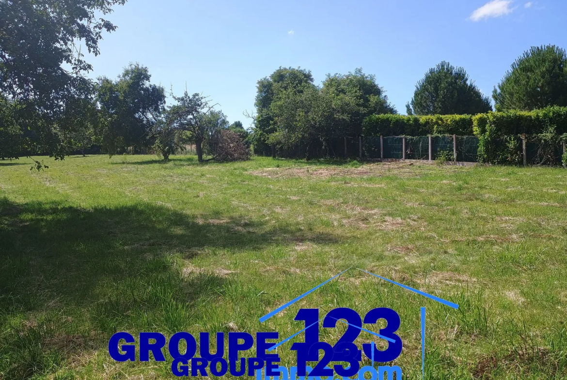 Terrain constructible à vendre à Aillant-Sur-Tholon 