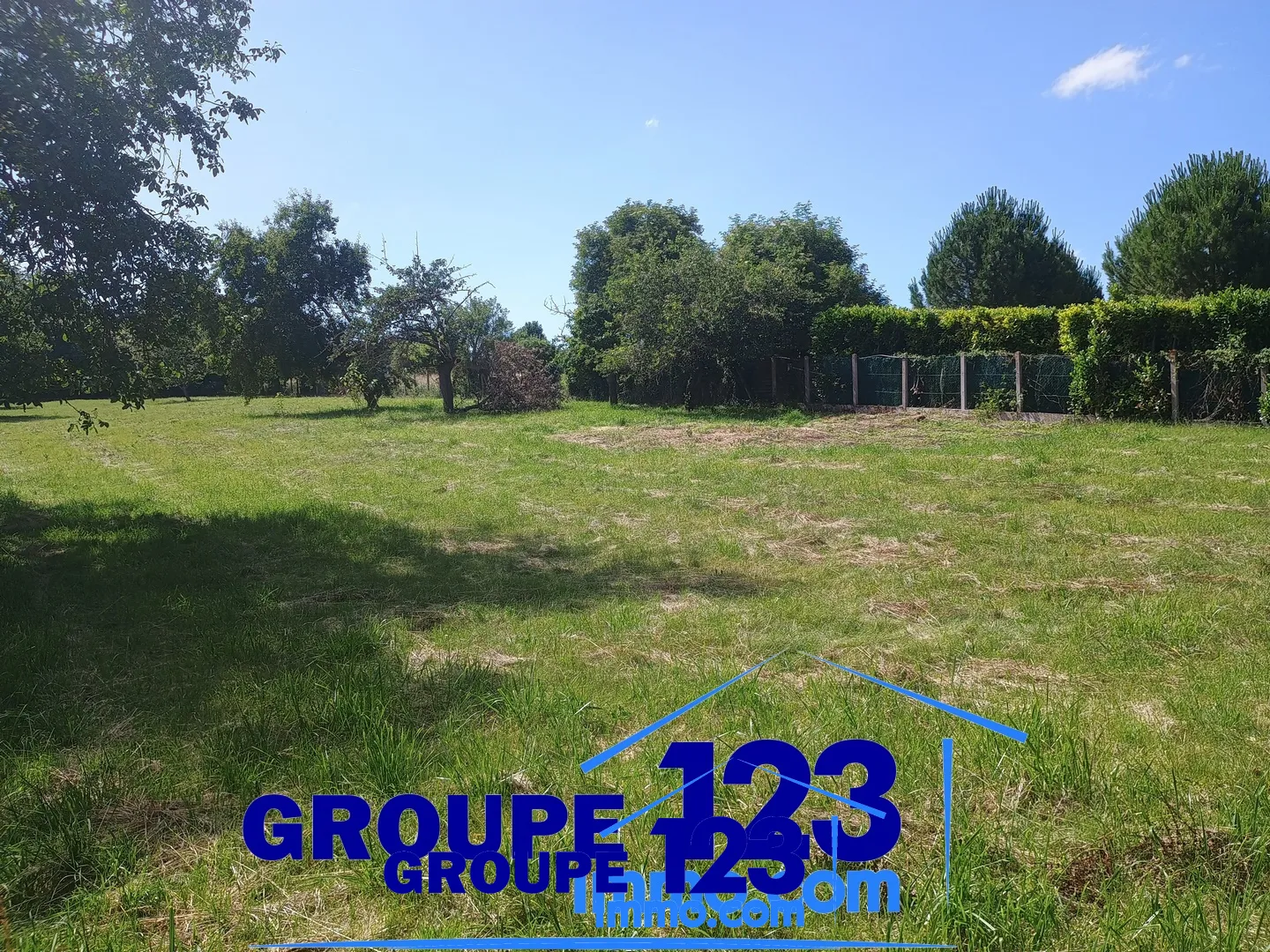 Terrain constructible à vendre à Aillant-Sur-Tholon 