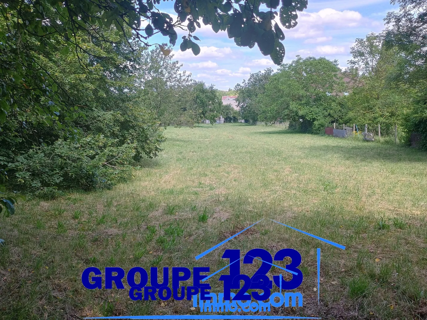 Terrain constructible à vendre à Aillant-Sur-Tholon 