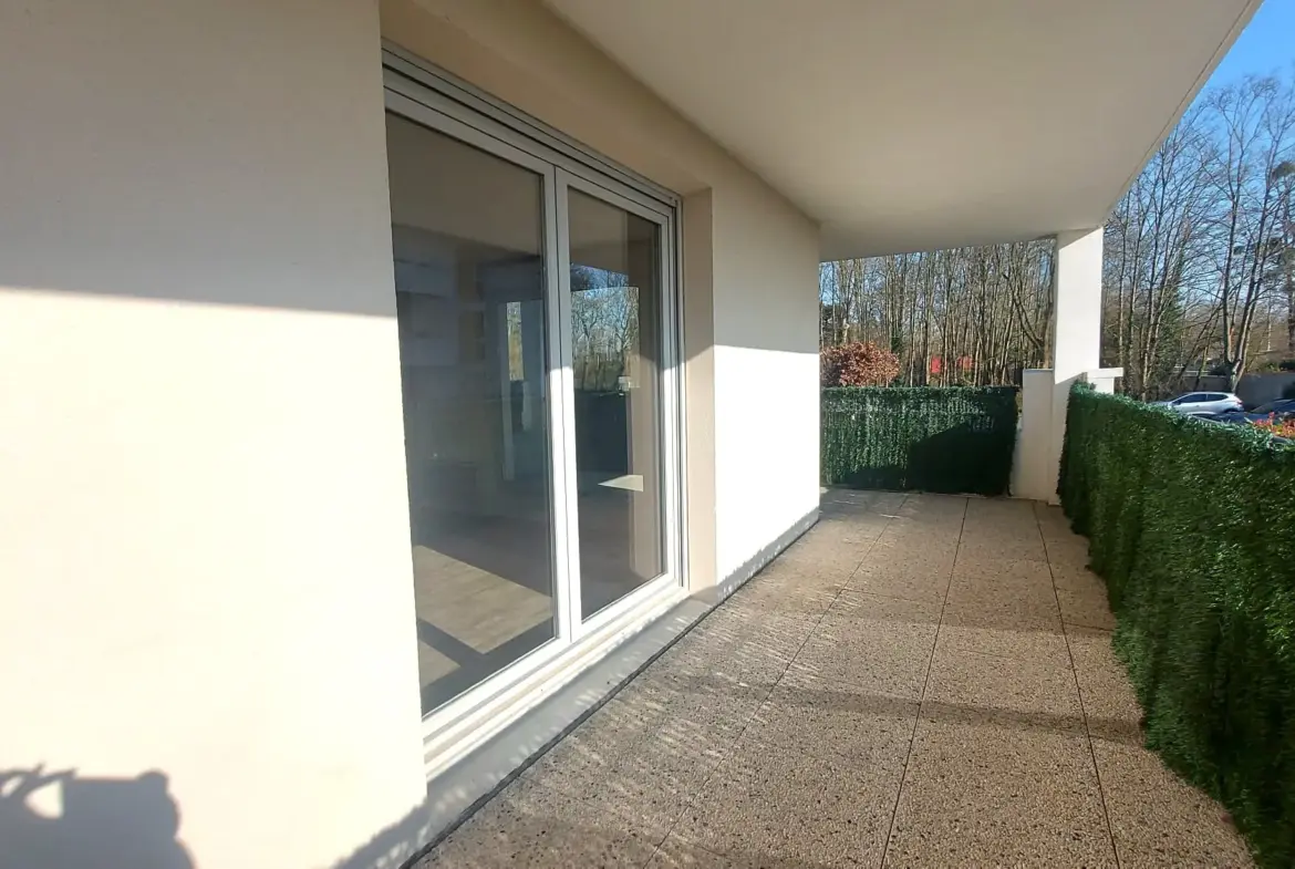 À Saint-Ouen-L'Aumône, grand appartement T3 avec balcon à vendre 