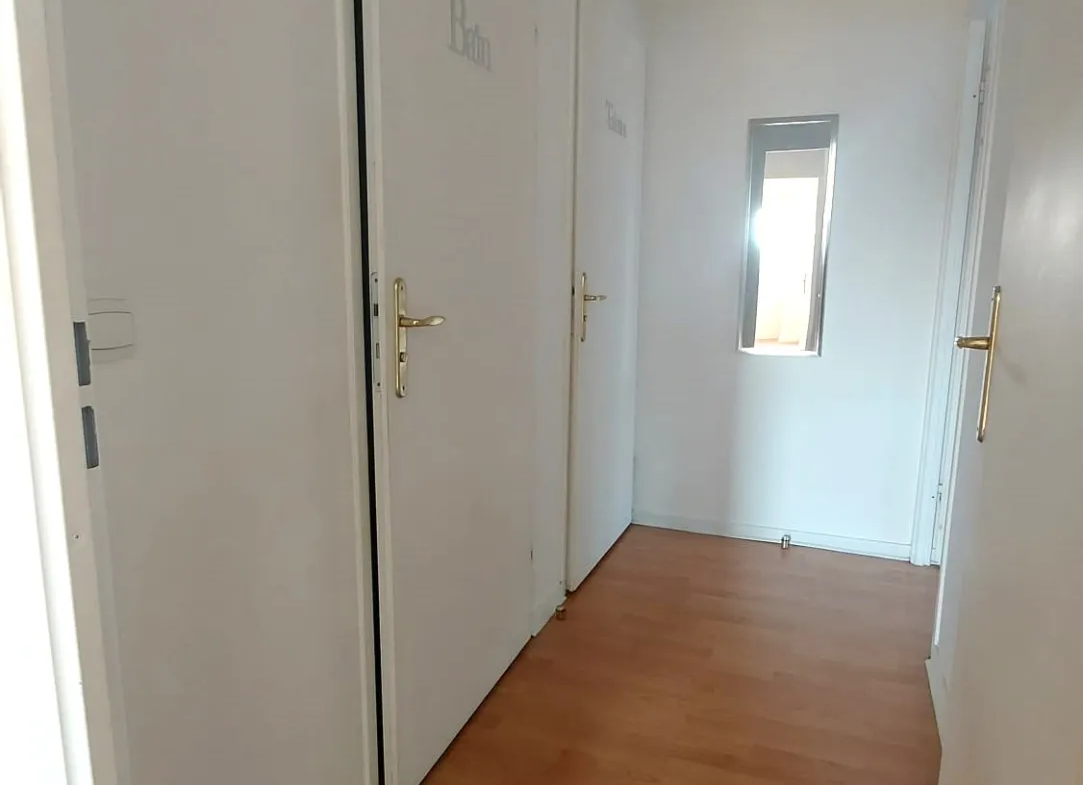 À Saint-Ouen-L'Aumône, grand appartement T3 avec balcon à vendre 