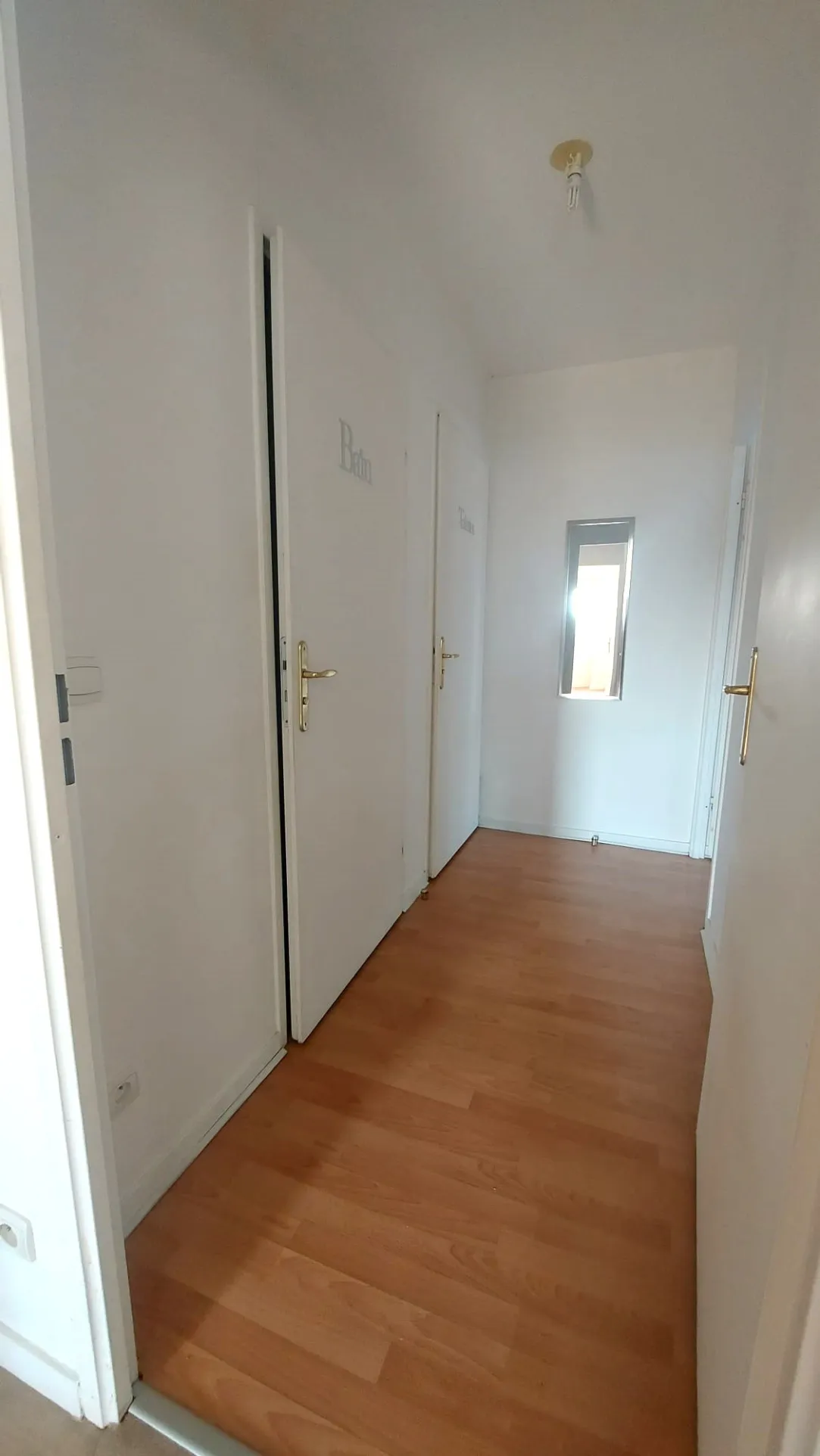 À Saint-Ouen-L'Aumône, grand appartement T3 avec balcon à vendre 