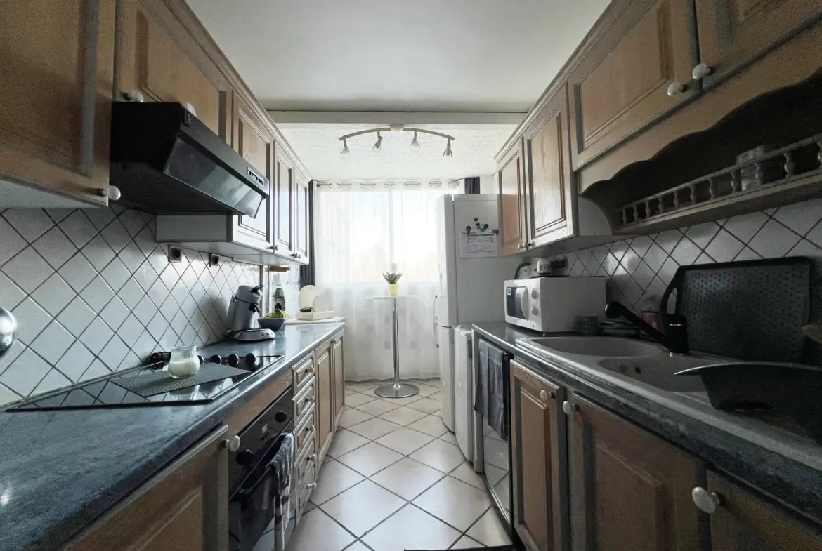 À vendre : Appartement 85 m² à Orange avec 3 chambres et balcon 