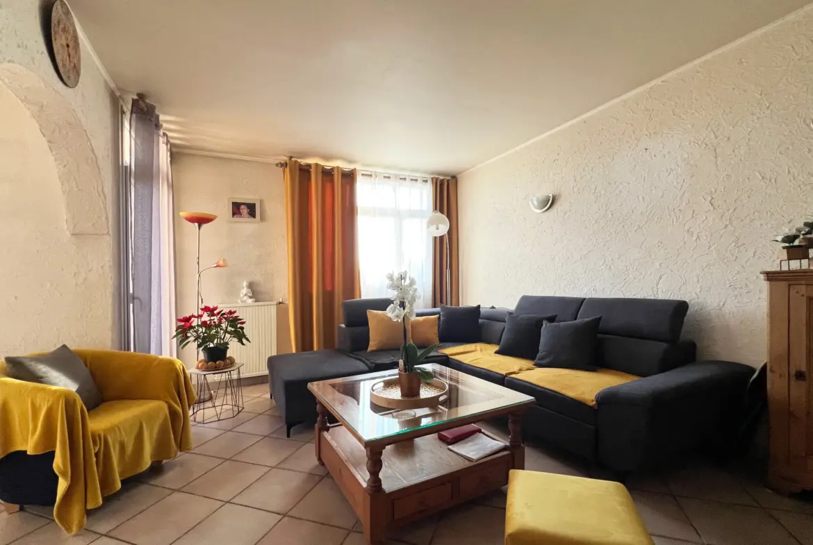 À vendre : Appartement 85 m² à Orange avec 3 chambres et balcon 