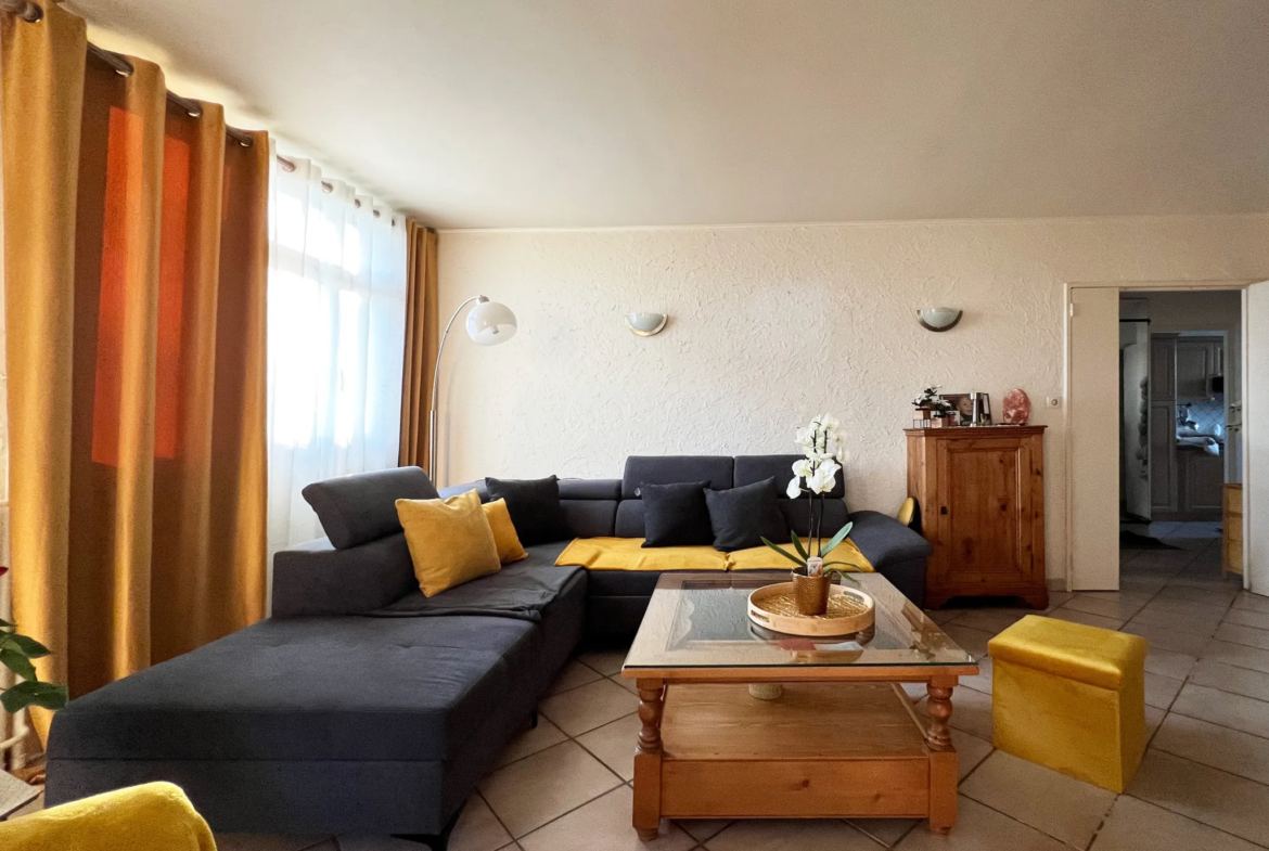 À vendre : Appartement 85 m² à Orange avec 3 chambres et balcon 