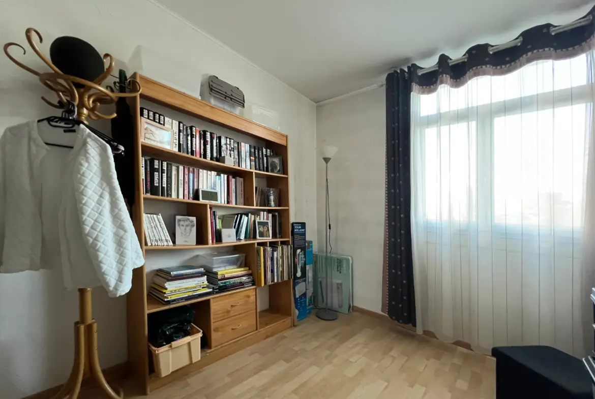 À vendre : Appartement 85 m² à Orange avec 3 chambres et balcon 