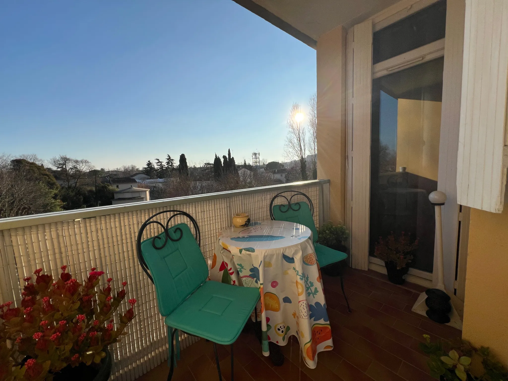 À vendre : Appartement 85 m² à Orange avec 3 chambres et balcon 