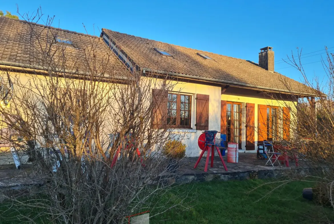 Maison récente à Saint Sauves d'Auvergne - 120 m², 4 chambres 