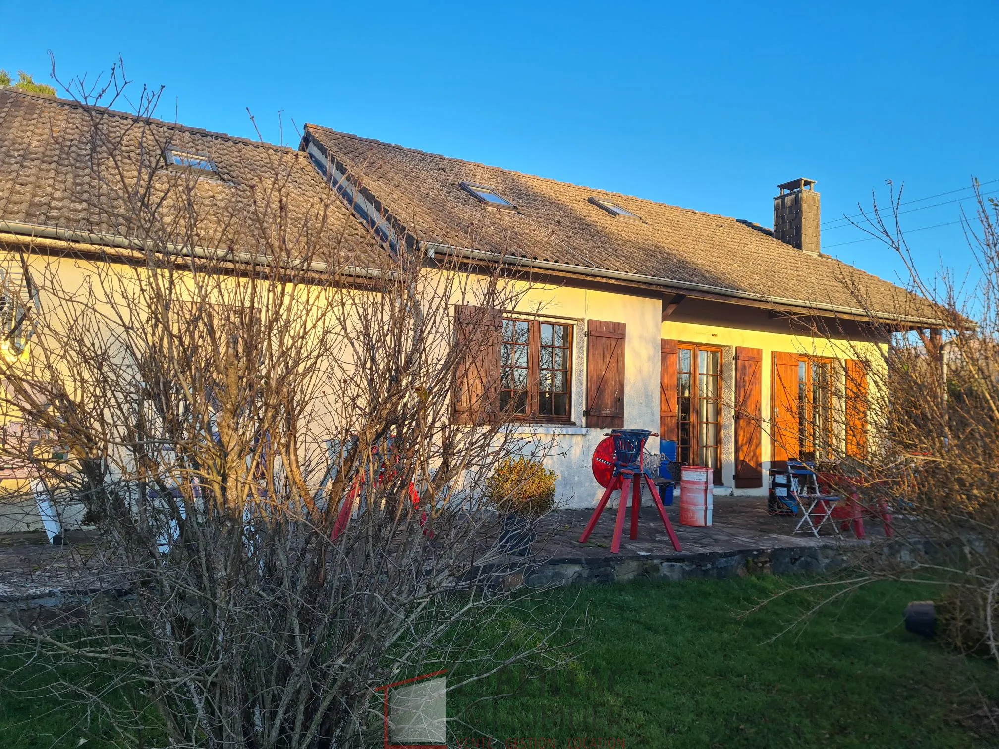 Maison récente à Saint Sauves d'Auvergne - 120 m², 4 chambres 