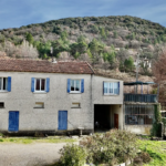 Maison en campagne avec nombreuses dépendances à Mollans-sur-Ouvèze