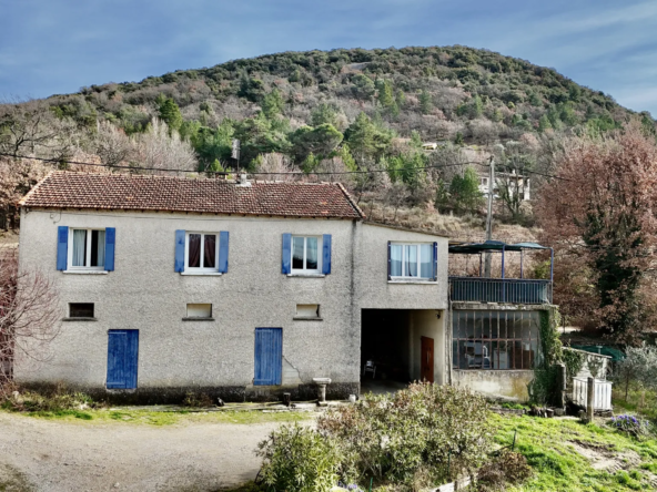 Maison en campagne avec nombreuses dépendances à Mollans-sur-Ouvèze