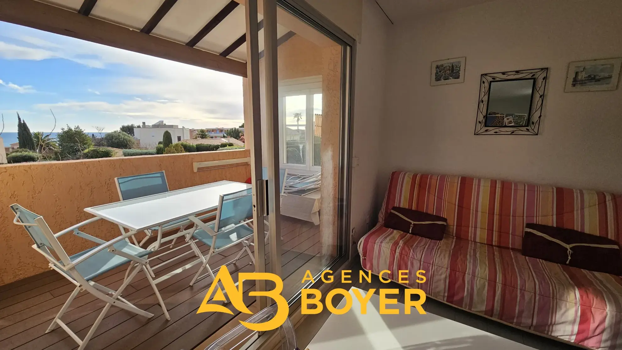 Appartement T3 avec vue mer et piscine à Bandol 