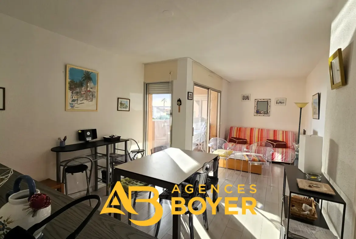 Appartement T3 avec vue mer et piscine à Bandol 