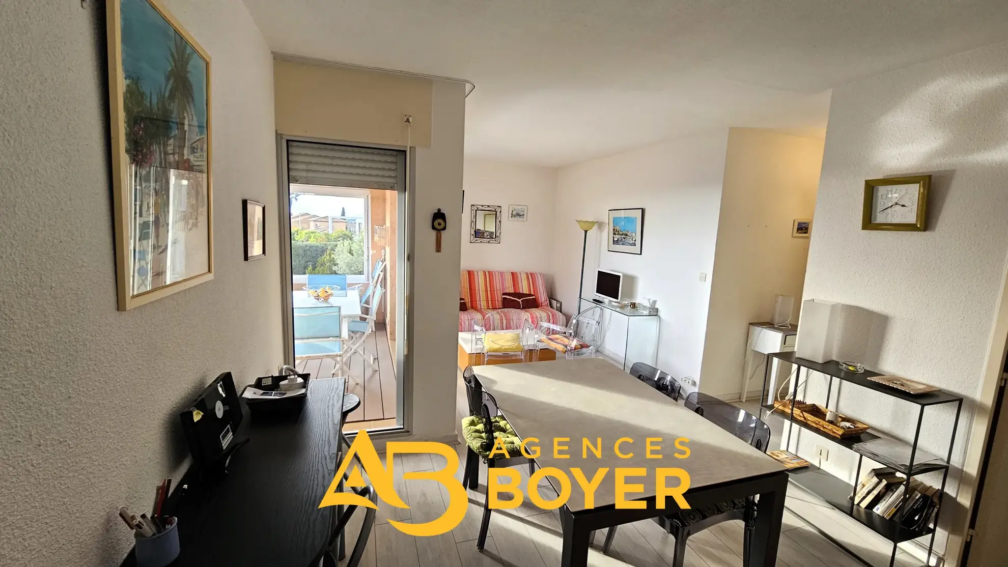 Appartement T3 avec vue mer et piscine à Bandol 