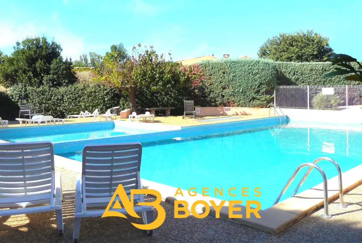 Appartement T3 avec vue mer et piscine à Bandol 