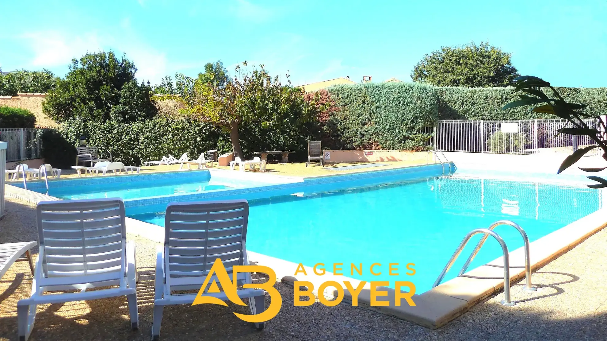 Appartement T3 avec vue mer et piscine à Bandol 