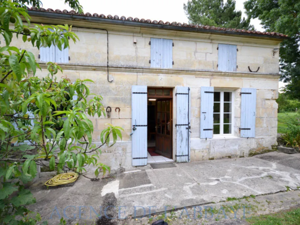 Maison charentaise à rénover à Vénérand - 2 chambres