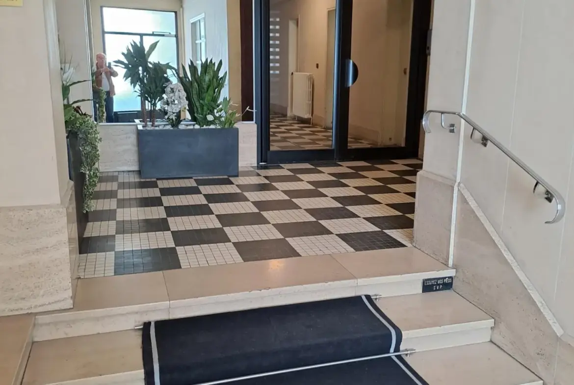 Vente studio sécurisé 15 m² rue Pergolese, Paris 75016 