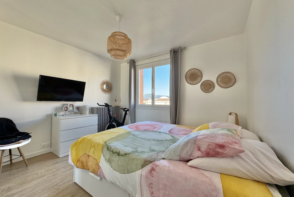 Appartement T5 à Hyères avec vue dégagée - 91m² 