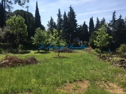 Terrain constructible de 1027 m² près d'Anduze à vendre 