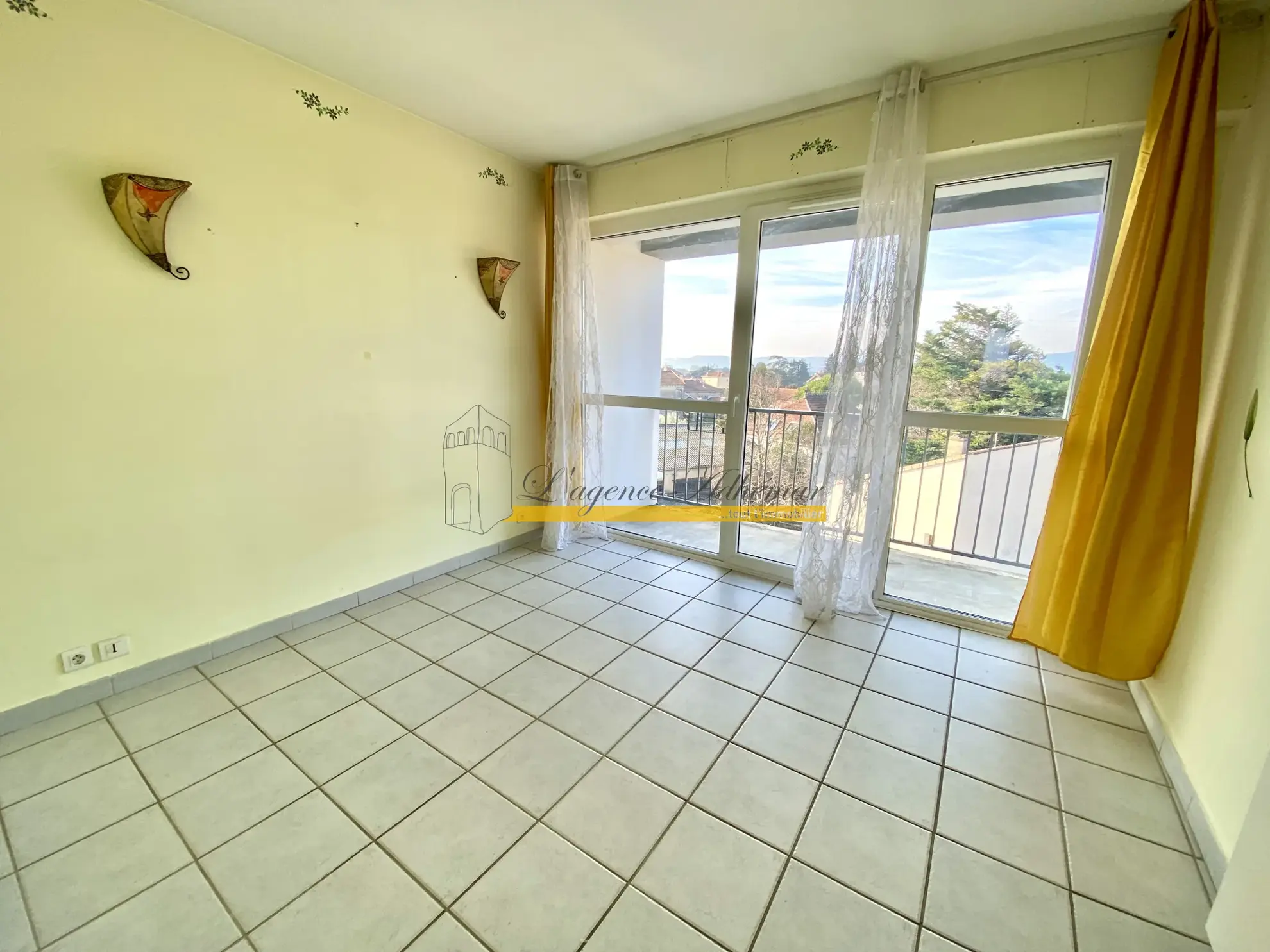 Vente Appartement T3 à Montélimar - Dernier Étage avec Garage 