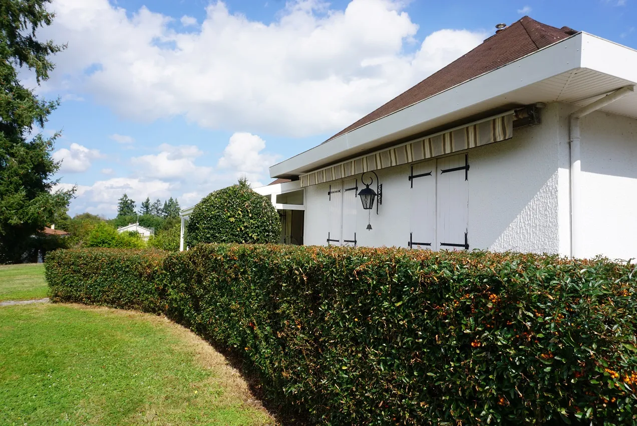 Maison d'habitation à vendre à Saint-Yan - 3 chambres, sous-sol, jardin 