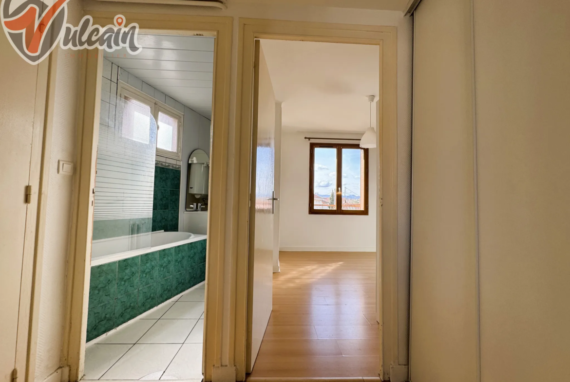 Vente Appartement lumineux 2 chambres avec garage à Pont-du-Château 