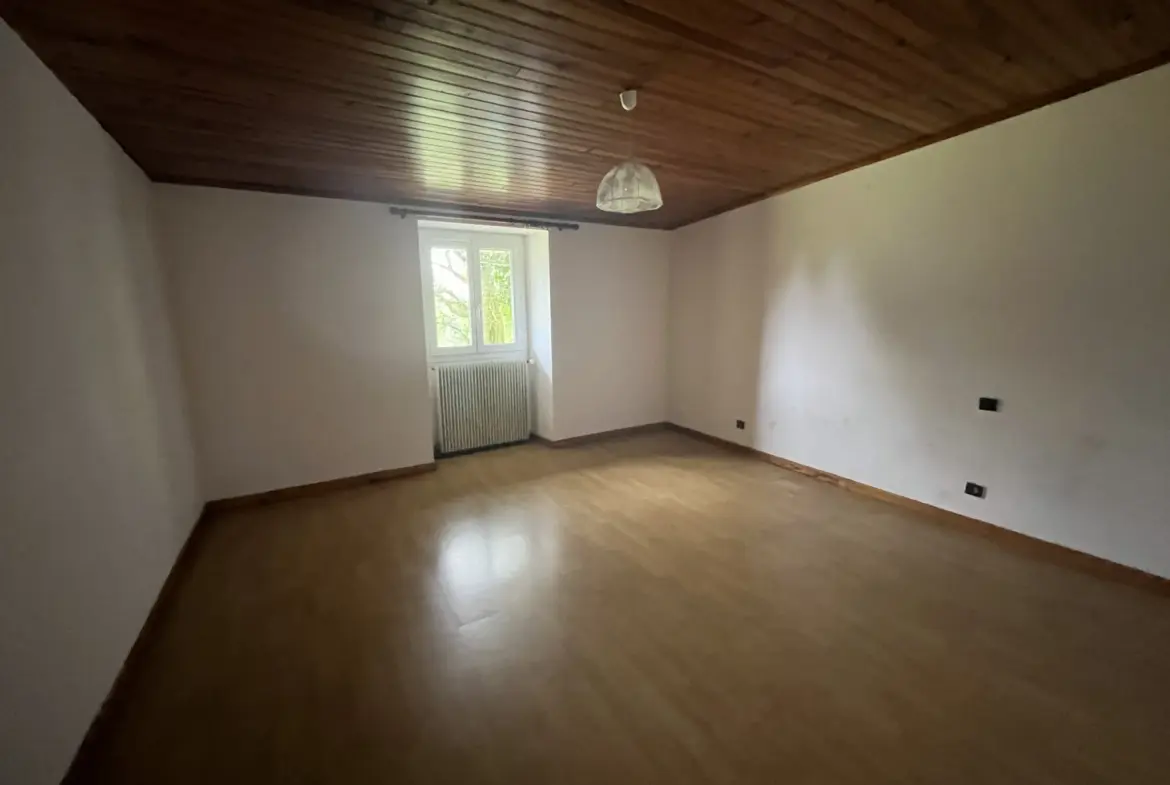 Maison 122 m² avec 3 chambres à Soulignac sur 1092 m² de terrain 