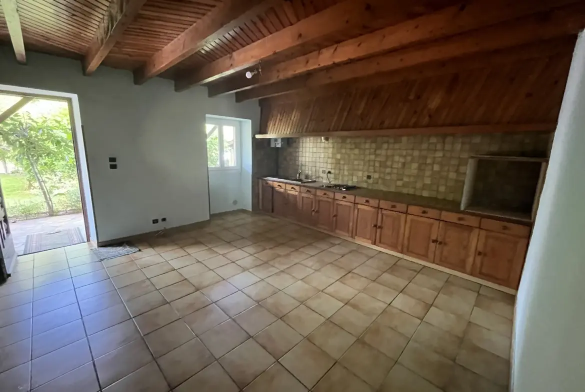 Maison 122 m² avec 3 chambres à Soulignac sur 1092 m² de terrain 