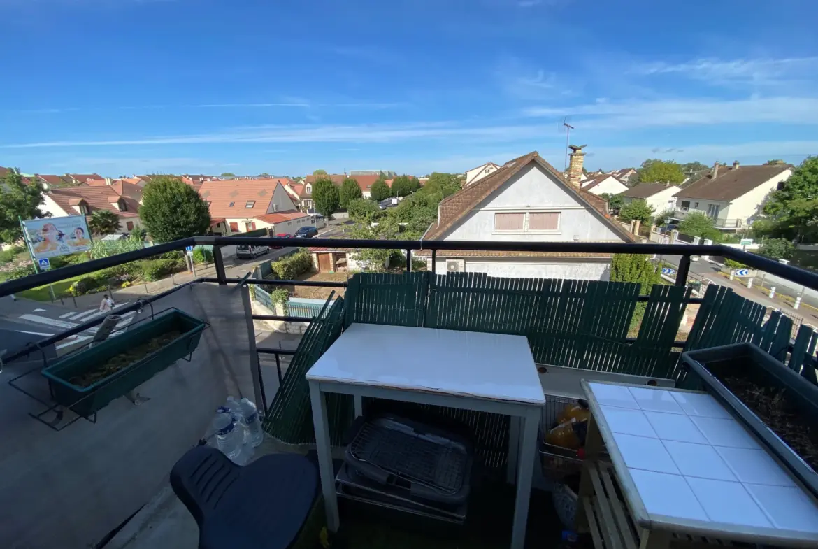 Appartement 2 pièces - Grigny avec balcon et parking 