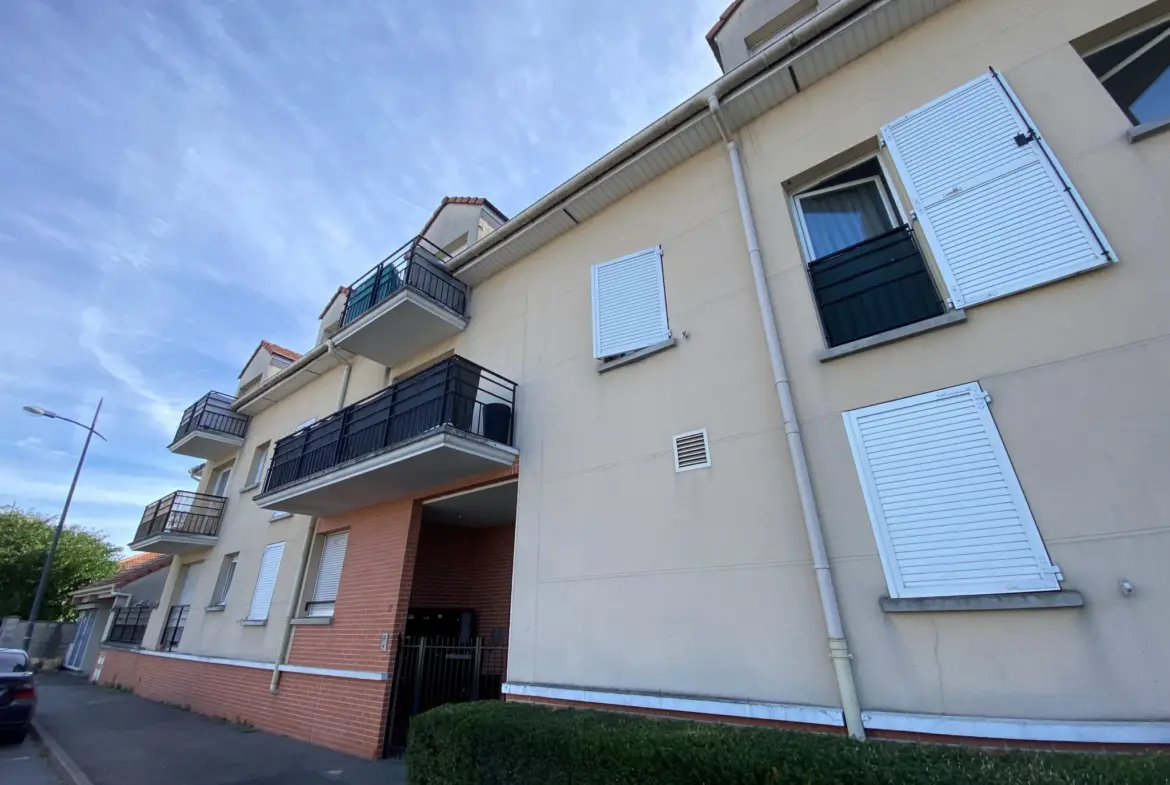 Appartement 2 pièces - Grigny avec balcon et parking 